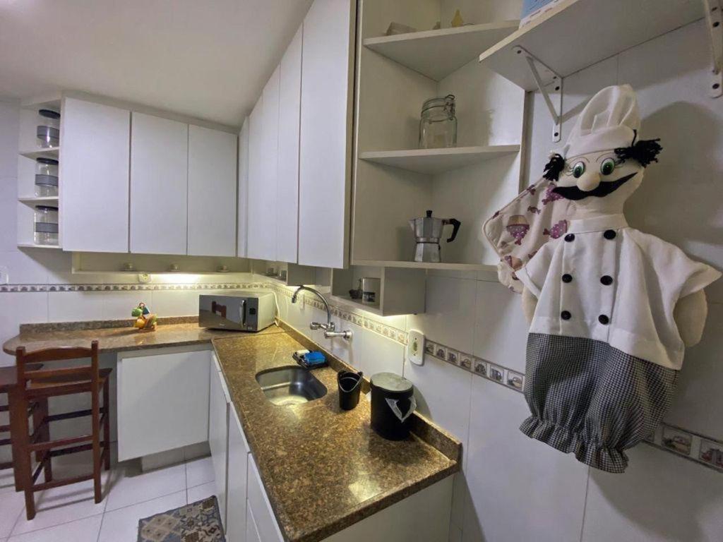 Apartamento C/vista P O Mar No Leme *